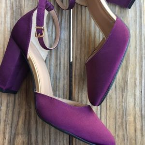 Dorsay Block Heel NWOT